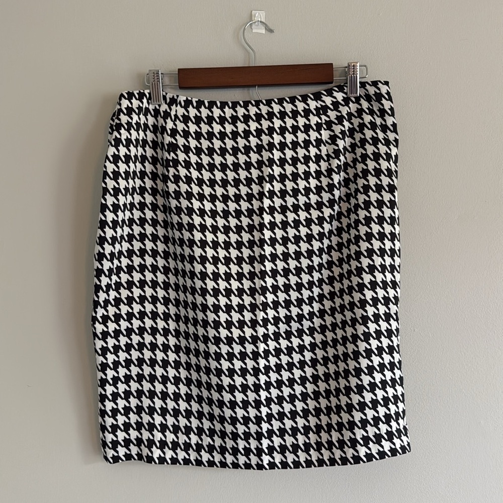 Liz Claiborne Houndstooth Skirt - Picture 6 of 6